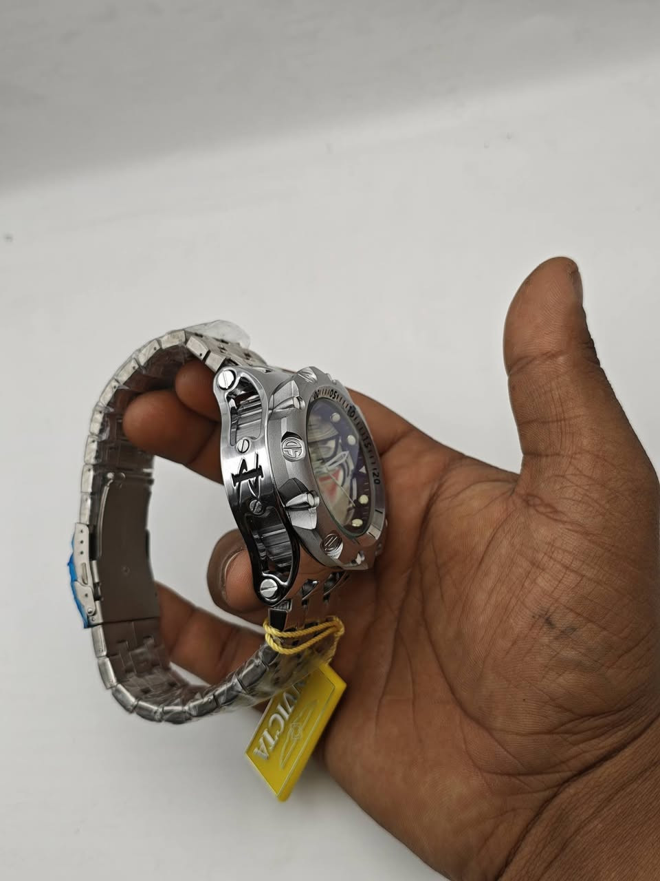 سلام عليكم ساعه براند INVICTA
مقاومه للماء بعمق 50 متر
مصنوعه من الفولاذي سل ستيل و مقاومه للصداء
مكينه كوارتز سويسريه


**إذا كنت صاحب هذا الإعلان وتريد حذفه لأي سبب، رجاءا أرسل رسالة إلى الدعم الفني**