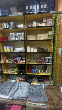 رفوف اوربية • ٢٤٠×٨٠سم • كمية كبيرة