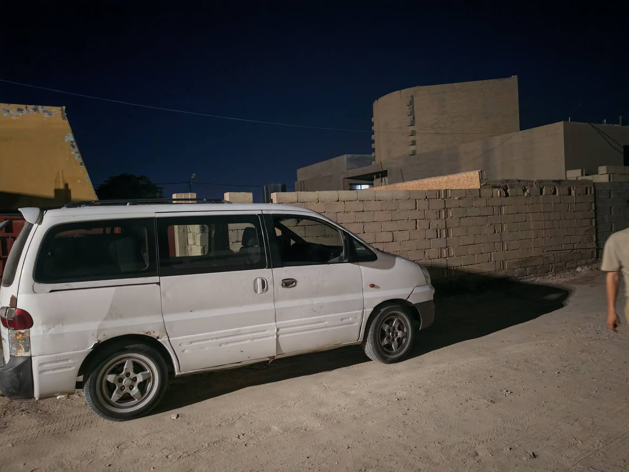 ستار اكس موديل ٢٠٠٠ محدثه ٢٠٠٧محرك مسكر سبلاين مشدود جديد مال حاويه كير اوتو  ٨ راكب رقم بغداد تحويل مباشر شادله دبل شاشه وداش كام تسجيل امامي خلفي  السياره جاهزه من كل شي  تخم تاير جديد كهربائيات كله شغاله شرط الي يطلع بيه ترايك ٢٠٠ غراض التبريد كله مشتريهن كمبريسر مال حاويه فريزات ٢ شديتهن
وراديترات والبواري جبتهن وما شديتهن بقه بيه نقص بس البطل وبوري واحد
السعر ٦٥ مكانه الانبار الخالديه
*********** وات ساب
بيع بدون مراوس
