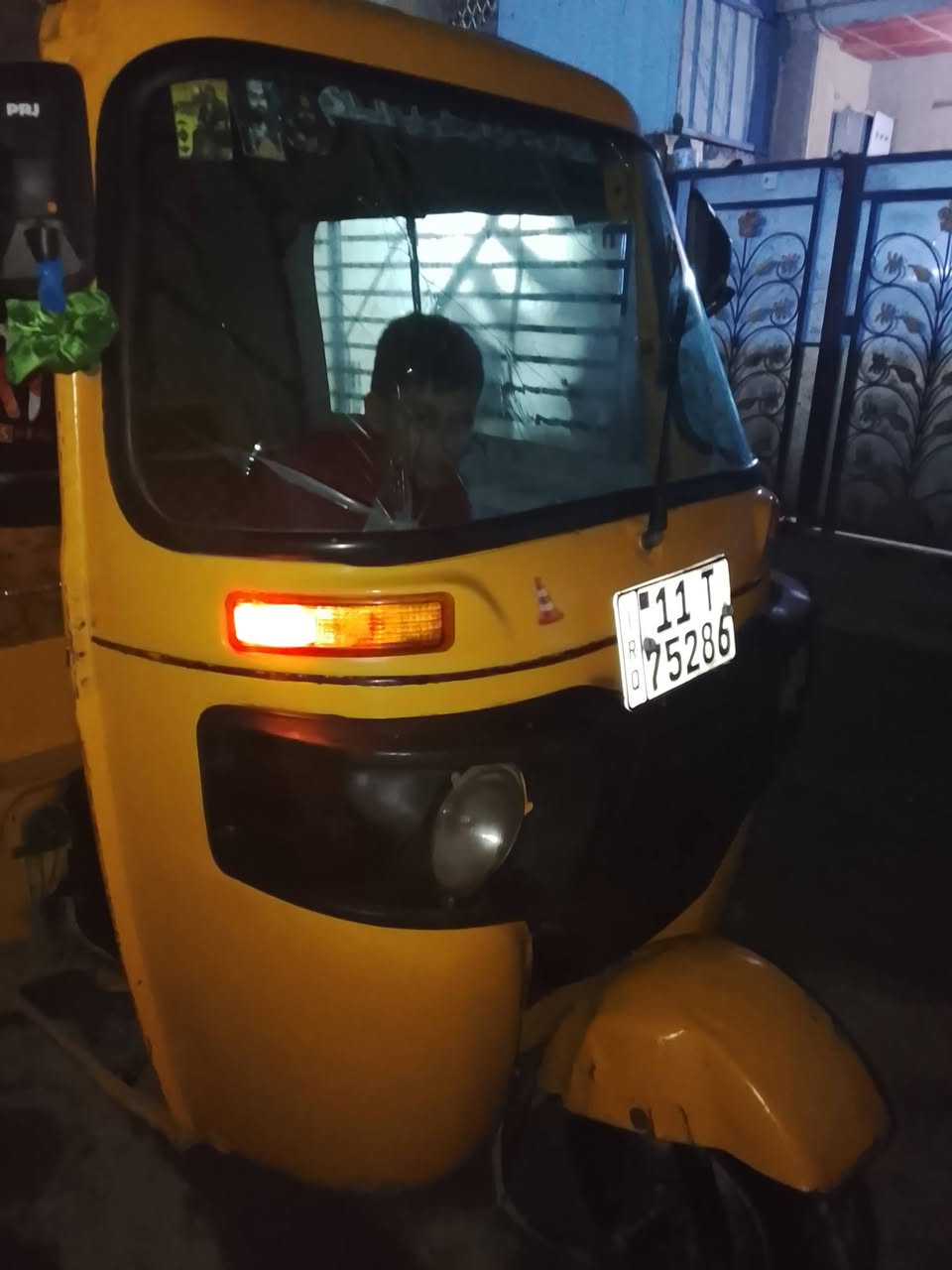 تكتك 18 شهر 10 مكينه مال عشرين خير من الله معمره تعمير عام بيها طخات باللغد بسيطه نكره سويج كبل للشارع السعر 5600 بيها مجال للشراي  رقم وسنويه تحويل ثاني يوم بسمي ماتعبك   *********** مكاني بغداد
