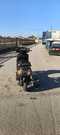 دراجه فضائي دراجه نضيفه . كهربائيات شغاله هورن شغال بس كابريتر تعبان و...