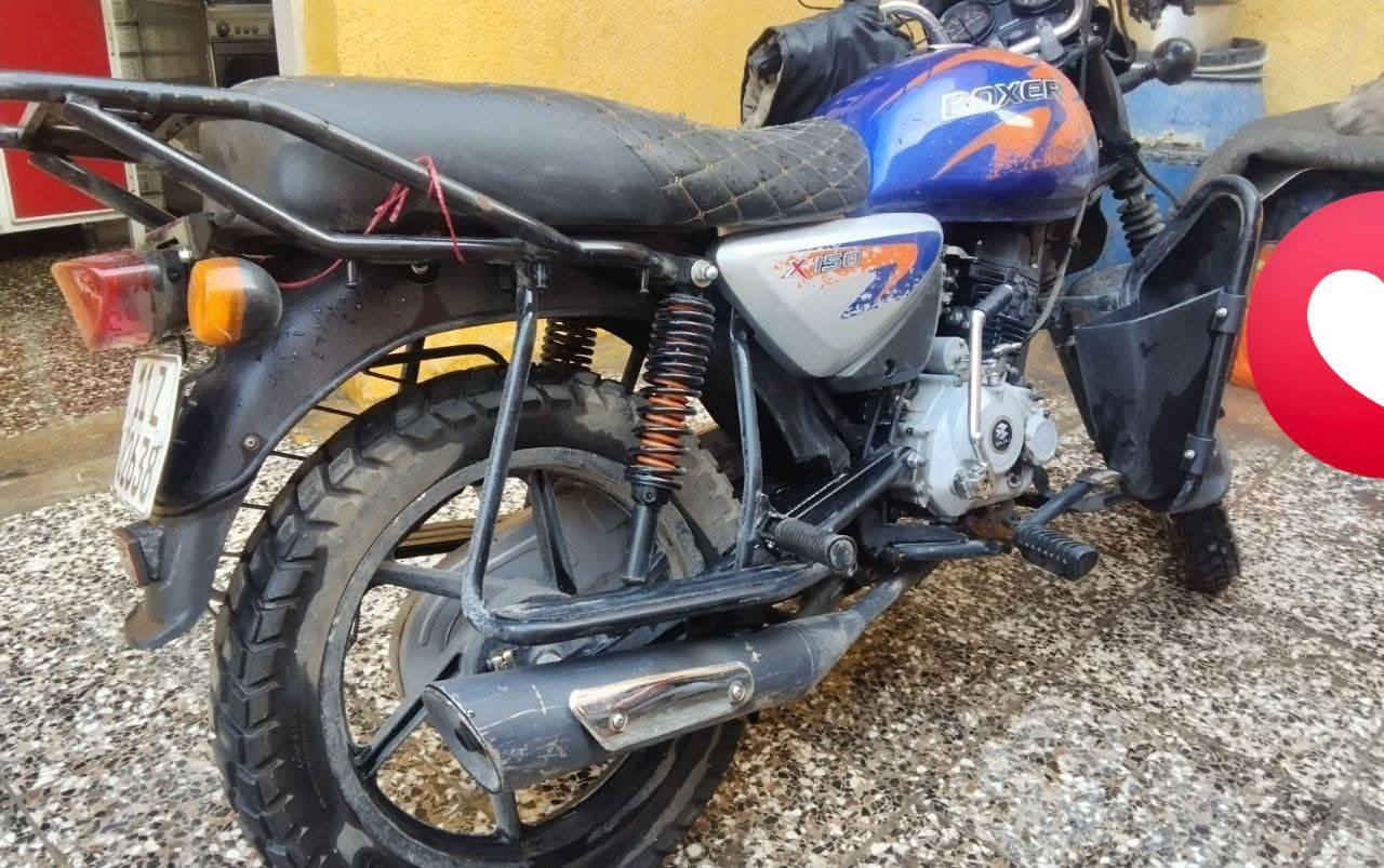 السلام عليكم
بوكسر للبيع ٢٠٢٣ نازله ب٢٤ 
مكفوله من كلشي بس بيها صدعه بالتانكي
كلشي حلوه و نظيفه مرقمه تحويل ثاني يوم بغداد البلديات
((ملاحظه ممشتغله دلفري))
***********
