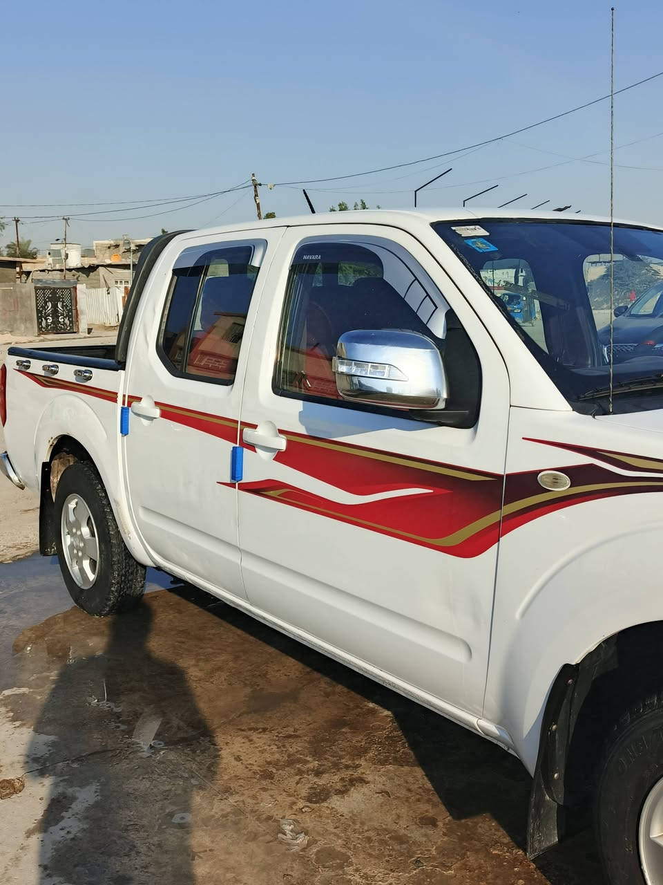 السلام عليكم نيسان نيفارة السياره مجفته جديد موديل 2012 السيارة بأسمي عليها تخم تاير جديد والسياره نضيفة ما ناقصها كلشي
بيها فقط طخة بالباب الخلف الصدر ومصلحة مكان السياره بغداد الامين ( السعر ) 130 
للاستفسار : ***********
***********
