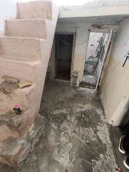 بيت للايجار 70م حي الوفاء قرب الخدمي مال المجسرات 
طابق واحد يتكون من غرفه ومطبخ واستقبال وصحيات 
ايجاره 225الف للاستفسار *********** النجف
