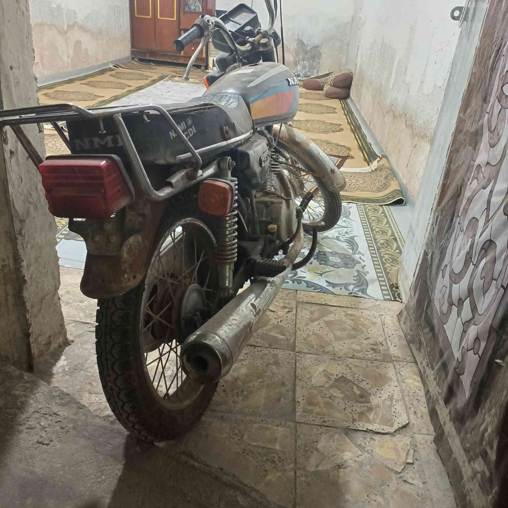 سلام عليكم دراجه نامه متروكه صار خمسه اشهر السعر 250 رقم ***********
