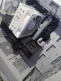 تجميعة • RX 9060 XT 16GB • استخدام قليل