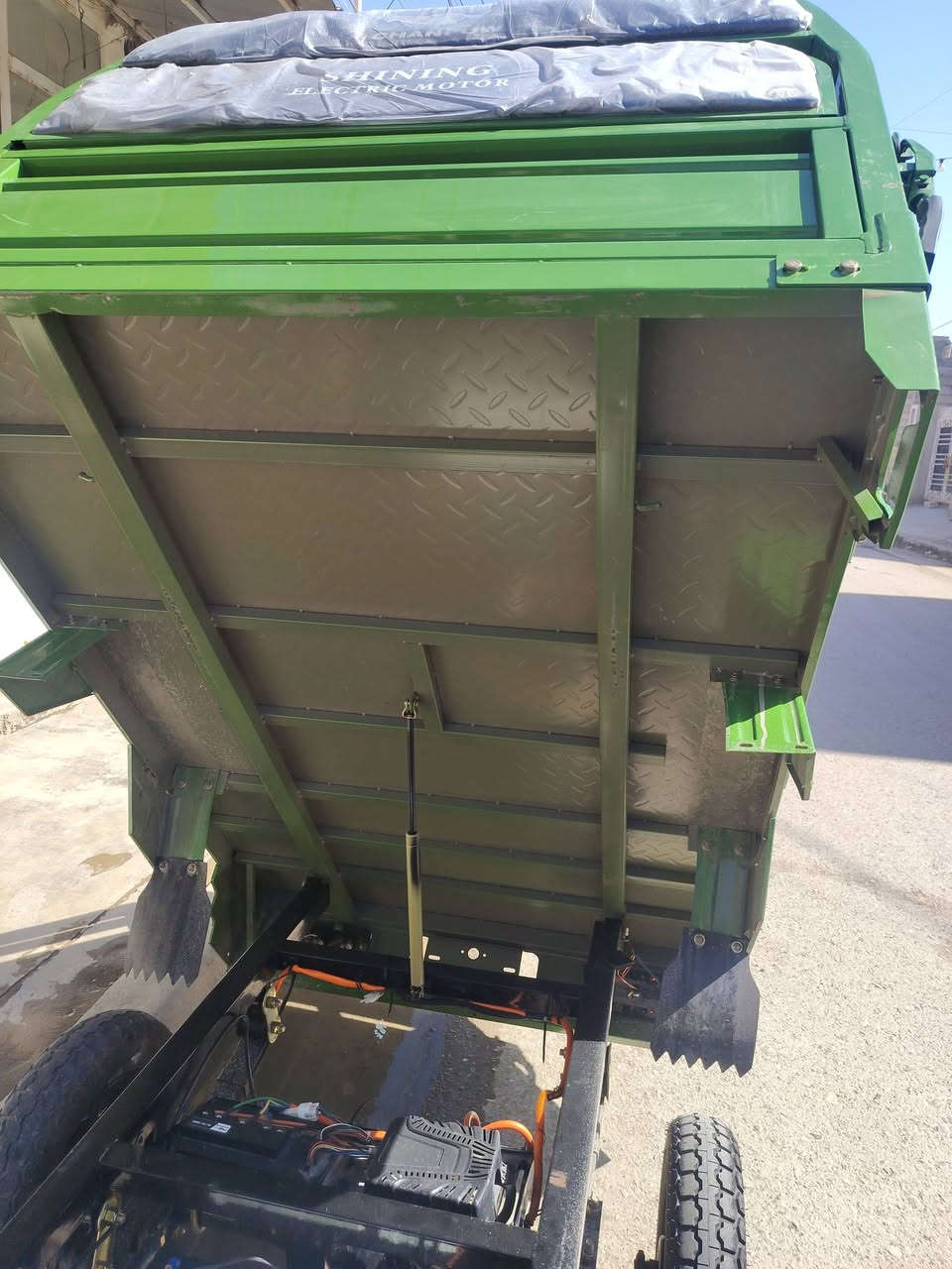 متاح ستوته شحن موديل 26 كامل اي نقص مابيه باتريات عدد 5 مسطره الكبار السعر مليون 250 بغداد الجزيرة السياحيه هاتف ***********
