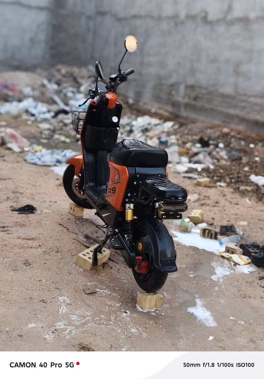 السلام عليكم باسكل شحن نوعيه ار 9بطاريات كبار لعدد5 بطاريات نضيفه باسكل نضيف   لبيع لسعر 400وبي مجال حك جيه الرقم ***********
