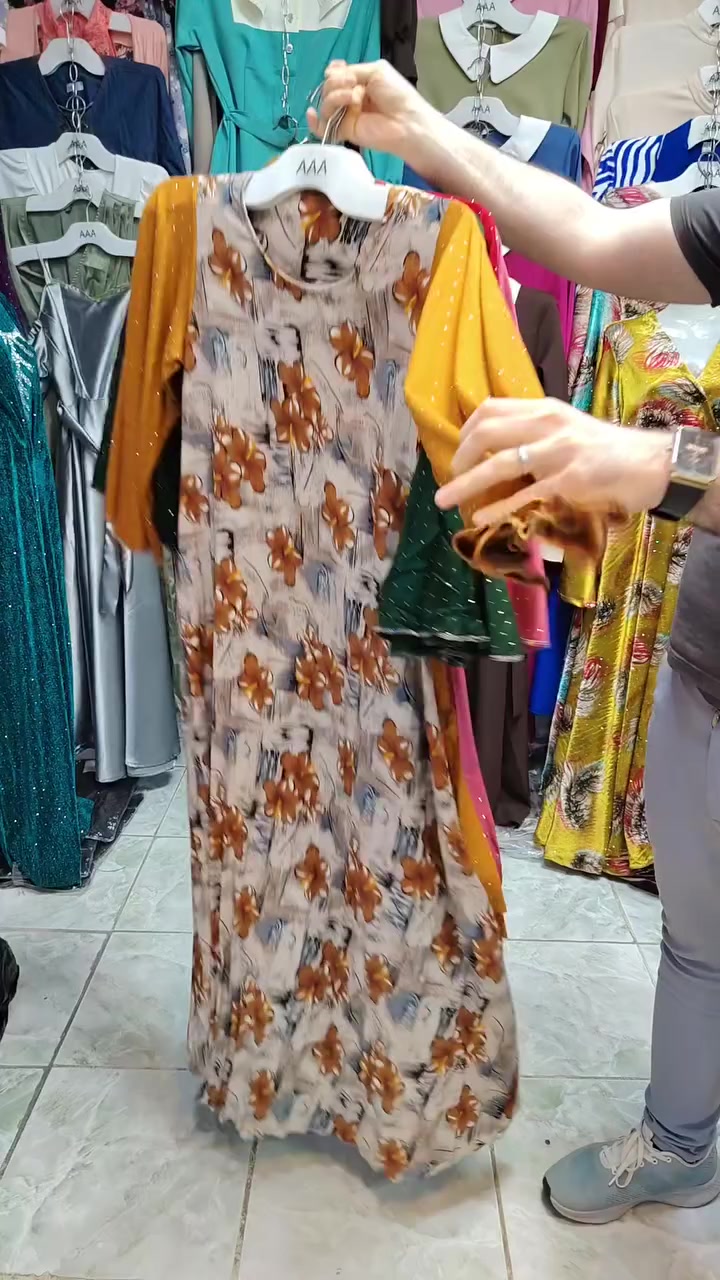 سلام عليكم....كشمير مشجر ورد 
ردن دبل كلوش 
قياسات /,L,XL, 2XL
سعر(15) 
الكوت/سوق ابو الهوى


**إذا كنت صاحب هذا الإعلان وتريد حذفه لأي سبب، رجاءا أرسل رسالة إلى الدعم الفني**