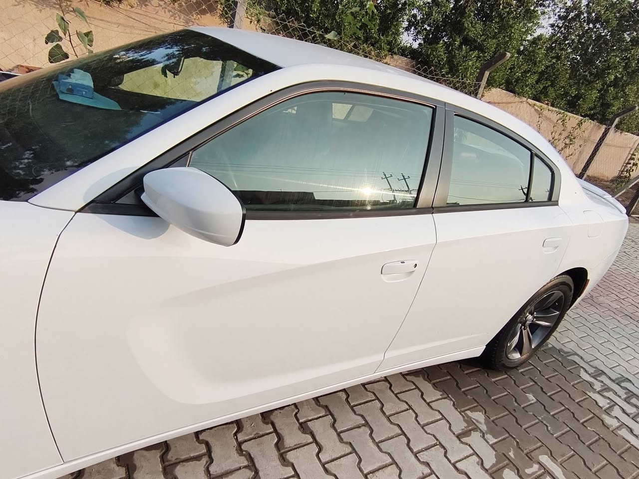 السلام عليكم
جارجر موديل 2015 اصل 
داخله كلين حادث بلعراق جاملغ وبنيد 
والباقي كفاله 
باسمي رقم بغداد مشروع وطني 
مكاني كوت ***********
سعرها ب 170 وبيه مجال
