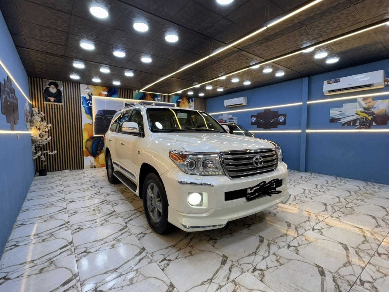 السلام عليكم لاندكروز بريم الباب الأول موصفات لكزز فول موصفات VXR ماشيه ١٧٠ الف موديل ٢٠١٥ رقم اربيل باسمي تحويل ومباشر  سعره ٤١٠ وبيه مجال سونار موجود ***********
