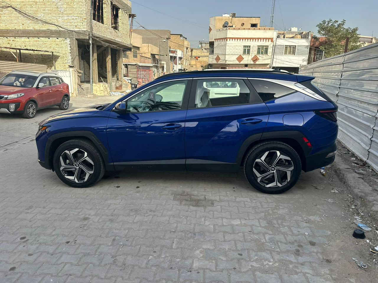 السلام عليكم توكسان وارد امريكي موديل 2022 ماشيا 82 الف رقم اربيل تحويل مباشر مواصفات فول حادثها فقط بنيد بدون دواخل بدون ايرباك 
صور الحادث بالمنشور مكان السياره بغداد الاعظميه السعر 177 وبيها مجال الاستفسار الاتصال ***********
