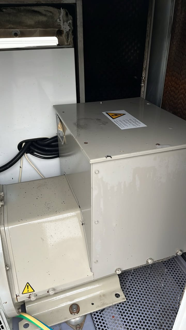 مولده كمنز حجم 114
مولده نظيفه شرط حمل 
سعه توليد 200 kva 
*********** 
***********
