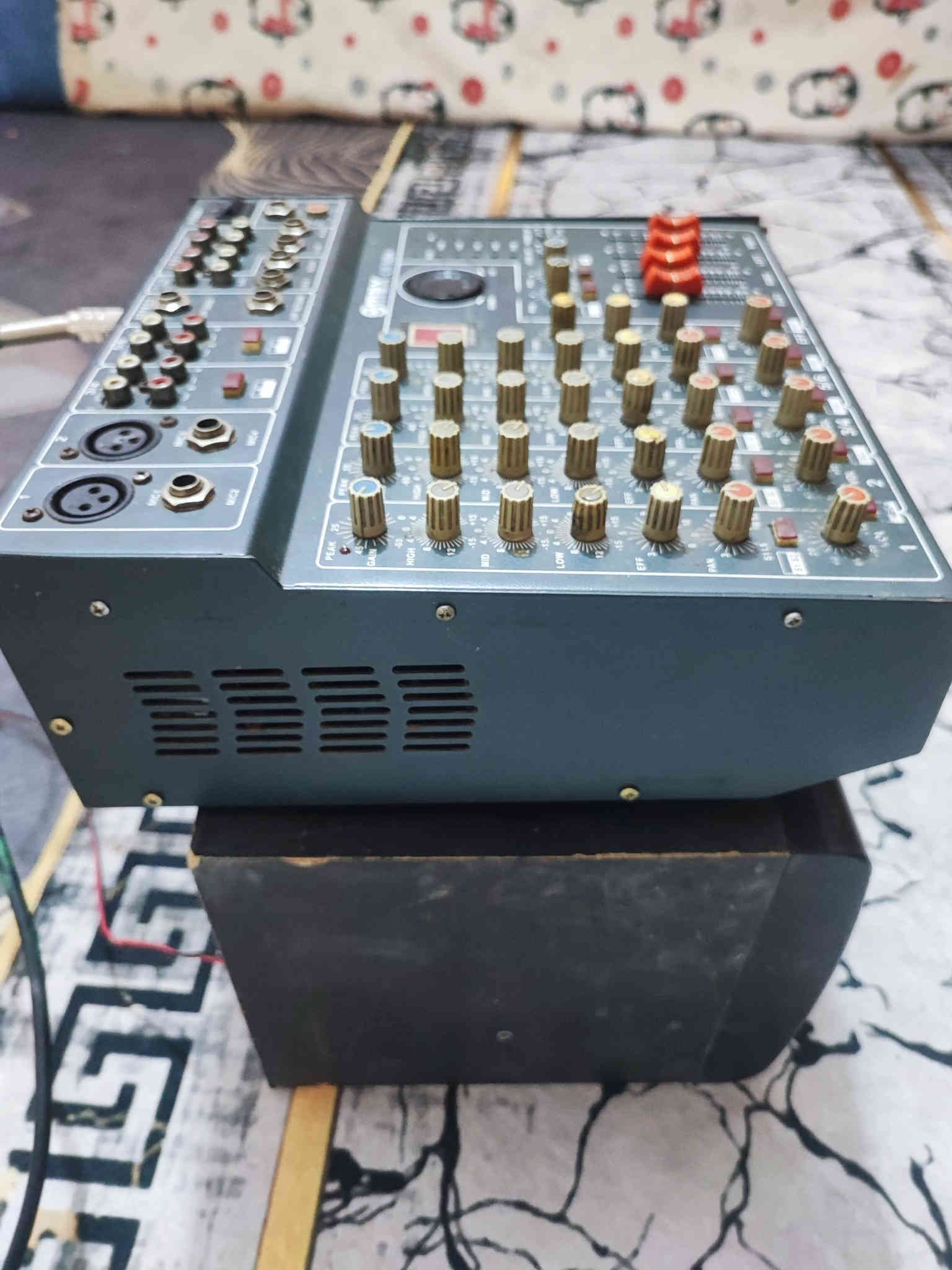 مكسر للبيع ابيع عاطل لا تسالني شنو بي السعر 60 الف يوجد توصيل لجميع المحافظات ***********
