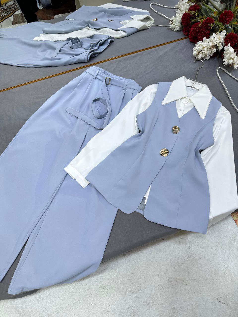 ووصل الجمال وترند الموسم😍❤️

طقم العيد  3 قطع خامة إيروبين إيطالي

قياسات  من 38 _ 48
توجد خدمة توصيل🚙🚗


**إذا كنت صاحب هذا الإعلان وتريد حذفه لأي سبب، رجاءا أرسل رسالة إلى الدعم الفني**