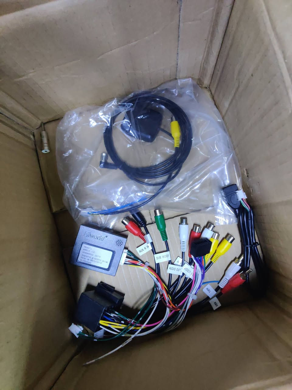 شاشه سياره ذاكره 64 رام 4 سعرها 50,000 وبالعافيه***********
