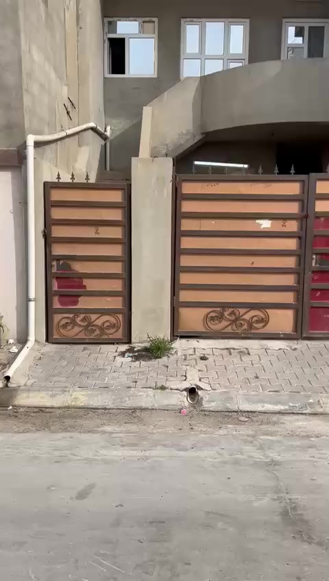 اعلان دار طابق ثاني للايجار
يتكون من استقبال مطبخ وصاله وغررفتين  نوم وصحيات

الموقع حي واسطي قرب جامع المؤمن

الإيجار الشهري 225الف

الماء والكهرباء على صاحب الملك

للإستفسار الاتصال على الرقم التالي

***********

***********
