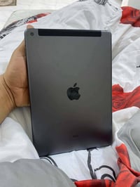 ايباد ٨ • ذاكرة ٣٢ • بطارية ٩٢%