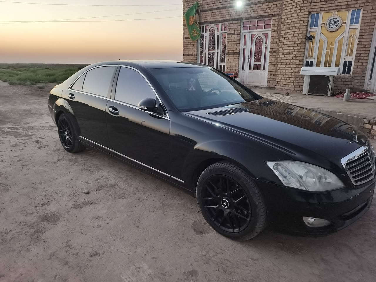 يا الله السلام عليكم مارسيدس  s500 فول مواصفات واحد على واحد خمس بردات خمس بيبان شفط تبريد ثلاث قطع ماوس تحكم كشنات أربعة كهربائية ستيرن كهربائي مساج كشن فتحة سقف زراكات لايت حساسات اماميه خلفية كاميره ثلاث انضمه قياده تسجيل جديد مسقط رقم وجاهزه باقي بس عله الكمرك تريد جاهزة تريد تدفع انته الكمرك  العنوان ميسان  ***********
