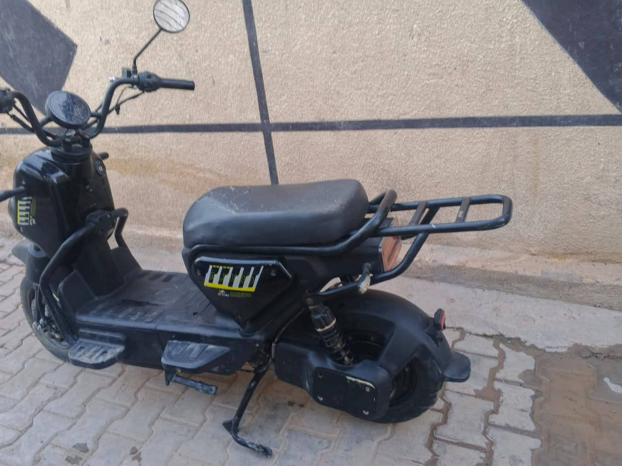 دراجه شحن ملفها 1500بطاريات جدد شوف بعينك  نوع ماتركس تمشيك بل شحنه 50كيلو شغل لايت عالي ناصير هون سعر 475وبيها مجال عنوان جسر ديالي للاستفسار ***********
