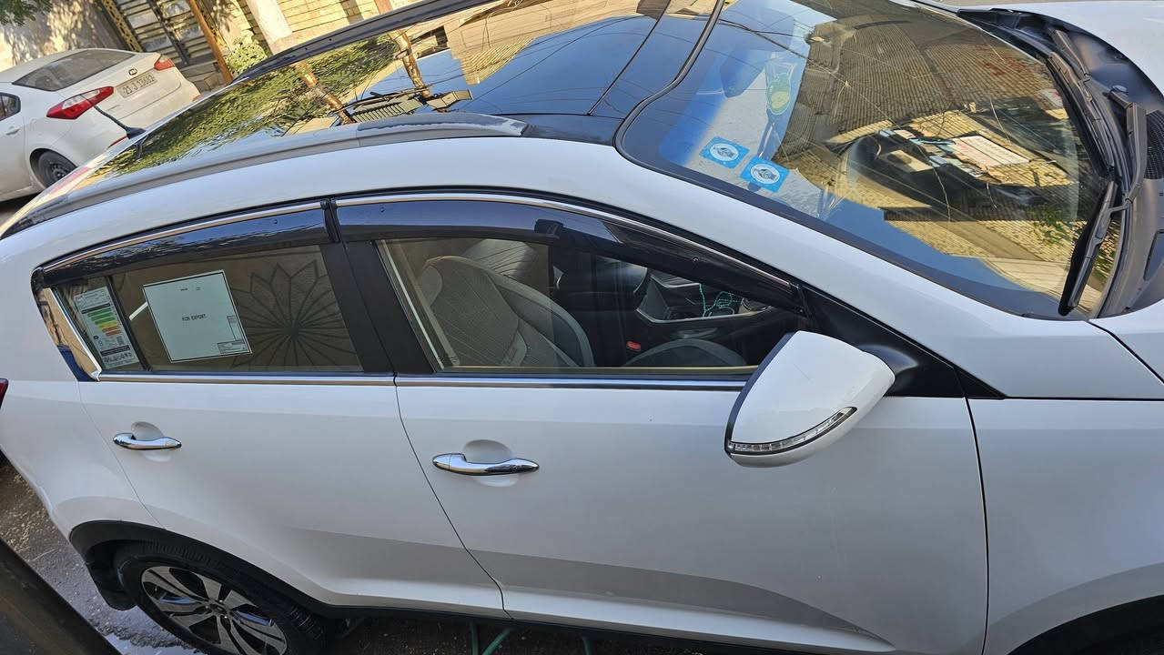 اسبورتج موديل خلجيه بيها قطعتين صبع فقط الباقي مكفول سياره جاهزه رقم بغداد موديل ١١ السعر ١٣٥ ***********
