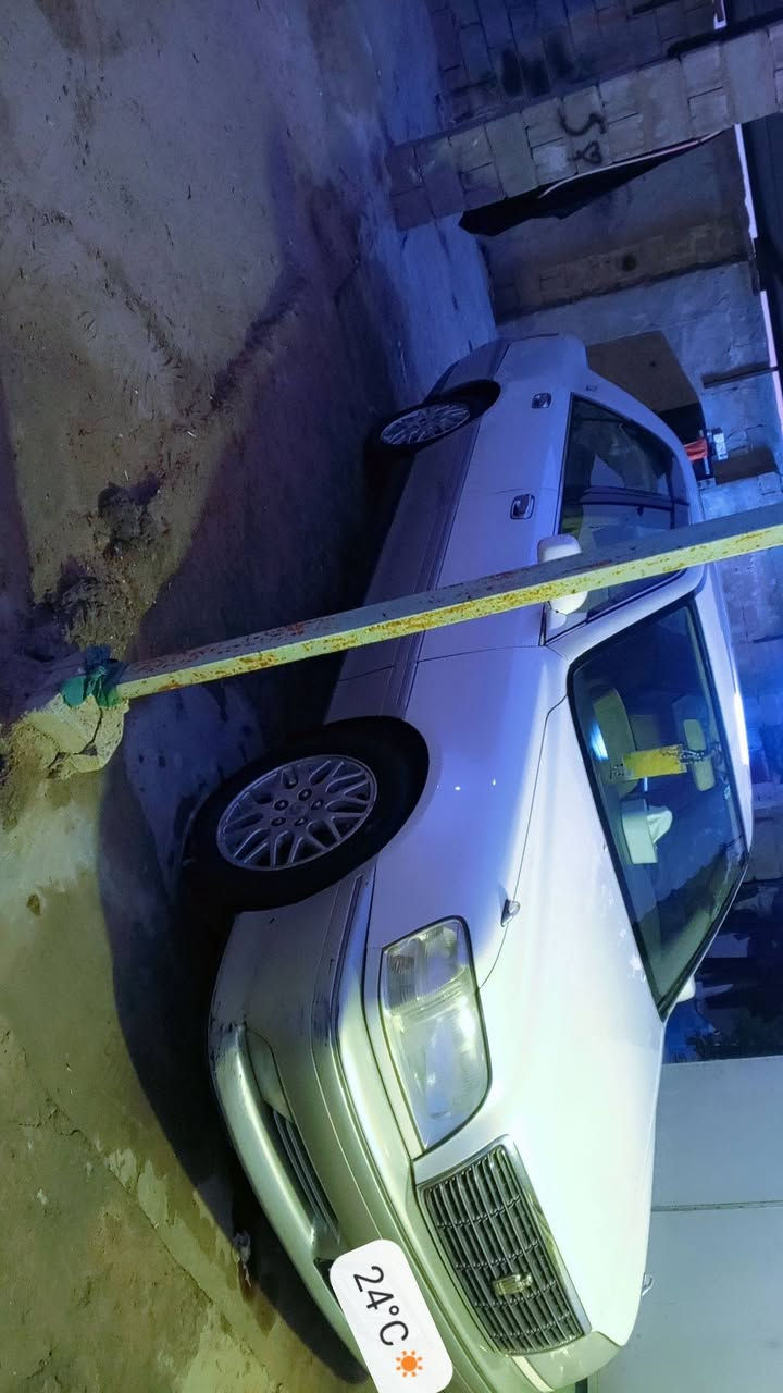 سلام عليكم جنون ادوات بيهة رقم وسنويه السيارة جديدة فول وجاهزة م̷ـــِْن كلشي دواخل تخم تاير كهربائيات ڱڵـه  جديد   السعر 32 ورقة وبيهة مجال   رقم الهاتف ***********
