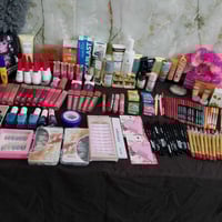 مكياج • كاميرا • ملابس نضيفه