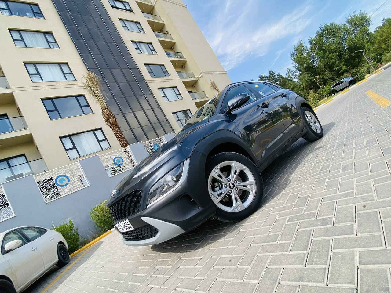 السلام عليكم هونداي كونا موديل 2022 وارد امريكي  محرك 2000 دوش كيرها At حادثها موضح بل صور ربع البنيد صبغ فقط بدون دواخل بدون ارباك راديتراتها البلاديه لايتاتها البلاديه السياره كلها ليبل واحد وجديده ماشيه 43 mi رقم اربيل الجديد تريد تحويل تريد وكاله  اني حاضر مواصفاتها بصمه ابواب وبصمه تشتغيل و تشغيل عن بعد تحكم ستيرن رادارات جانبيه واماميه ثلاث وضعيات قياده شاشه اعطال معربه هيه ول شاشه مالتها الرئيسيه سبيرها منازل كتلوكاتها وياها كير محرك صدر تبريد كله كفاله عامه السياره جديده جديده بمعنى الكلمه السعر 145 وبيها مجال معقول مكانها بغداد حي الجهاد للاتصال ***********
