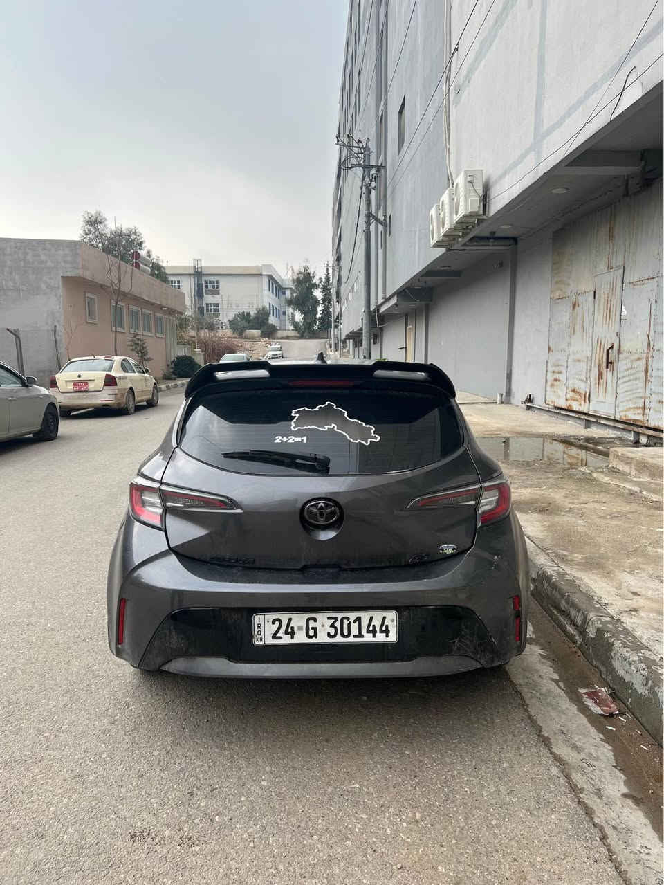 كرولا ٢٠٢٢ 
بوند و جملغ امامي صبغ، و جملغين خلفي تعديل ، بدون دواخل و بدون ارباك كل سليم ، ماشية ٣٠ الف ، موجود بدهوك
سعر ١٢٢$
*********** دهوك, العراق
