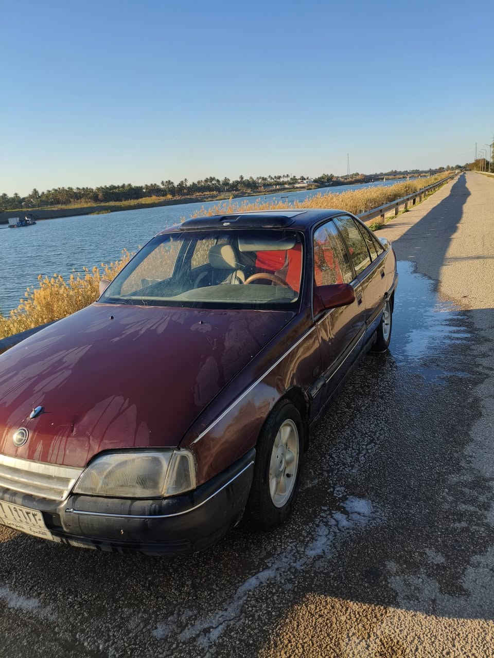 السلام عليكم
اوبل اوميكا موديل 1990
كير عادي مكينه وكير مكفولات مصفرة ولا ربع عليها ب30 وبيه مجال 
المكان النجف عباسية ***********
