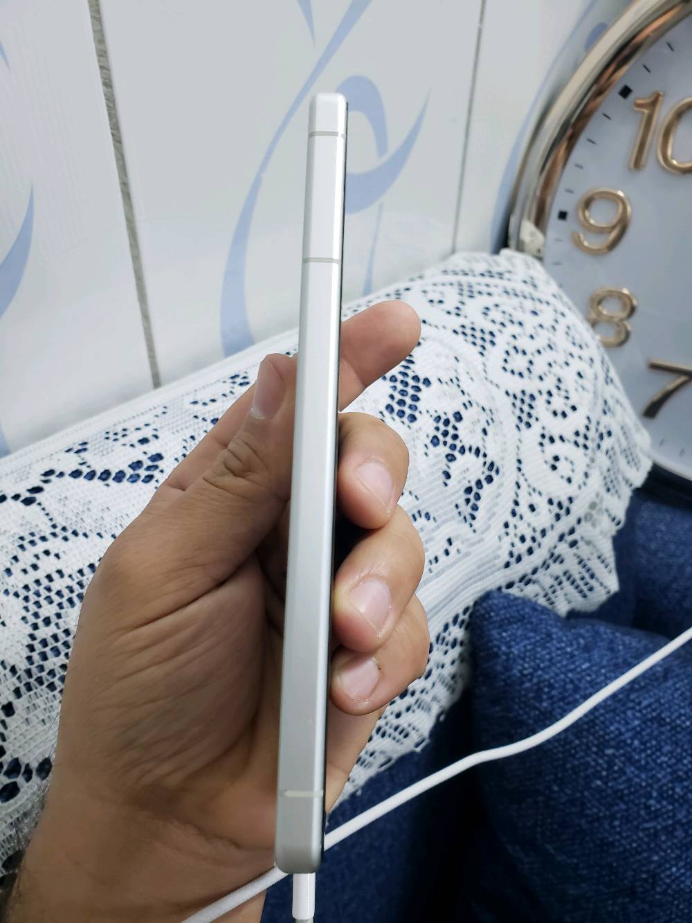 
ما هو موديل الهاتف بالتحديد؟: 
سوني اكسبيريا 5 مارك 4 سنة الاصدار 2022
ذاكرة 128 وعشوائية 8
معالج الجهاز سناب دراكون 8جين1 معالج قوي ومعروف جدا وسماعات الجهاز ستريو سبيكر عالي و واضح وشاشة الجهاز اوليد بمعدل 120 هيرتز  
والجهاز دبل شريحة سيم كارد
كم السعر المطلوب للهاتف؟: 
275الف
هل يمكن التوصيل في مناطق معينة؟: 
لا يوجد توصيل 
ما هي حالة البطارية الحالية؟: 
البطارية 5000 ملي امبير وبحالة ممتازة والجهاز نظيف جدا ما وجود طخات بسيطة جدا ومغير مؤثرة