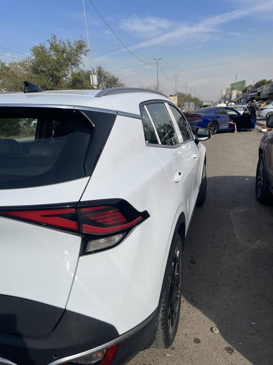 السلام عليكم كيا سبورتج موديل 2023 خليجي مكفوله من الصبغ السياره فول عده البنوراما السعر 217 وبيه مجال للاستفسار اكثر *********** مكان السياره بغداد
