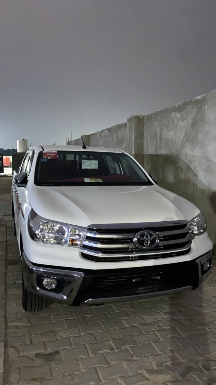 سلام عليكم تويوتا هايلوكس ٢٠٢٥ رقم بصره باسمي تحويل ثاني يوم سياره مكفوله من زلق ماشيه ٩٠٠ كيلو فقط 
رقم ***********
عنوان بصره سفوان 
سعر ٣٢١ وبيها مجال حك جيه
