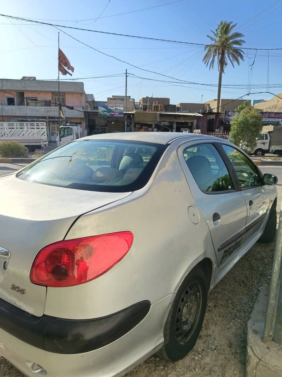 بيجو ٢٠٦رصاصية للبيع السيارة مكفوله لا ضربة ولا صبغ
-كير اوتوماتيك ✨🔥
-مكينة بلادية ما مفتوحة وناعمة حيل ونشطة💯
-تبريد ثلج الله شاهد ❄️❄️
-صدر جديد اصلي امامي خلفي✨
 -دوشمة جديدة دواخل نظيفة جداً💯💯💯💯
-مسطرة مجاول وبلكات جديده 
-راديتر وجوينات ومروحة جديدة
-جامات امامي خلفي كهرباء والمري الجانبية كهرباء 
-بگ لايتات جديدة
السيارة رايح بيها قبل شهر لسيلمانية واخخ راسي ما گالت
مسويلها ادامة كاملة السيارة جاهزة تشغل وتطلع بس بانزين ودهن، بيها رصعات بسيطة موضحه بالصور
السعر 42 ورقة السيارة جاهزة على اخر حباية 
التواصل على الرقم *********** ،بغداد الحرية
