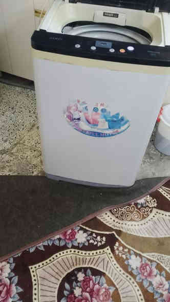 سلام وعليكم شباب هاي غساله نظيفه للبيع 10 كيلو 
بغداد حي الاعلام ***********
السعر 200 الف
