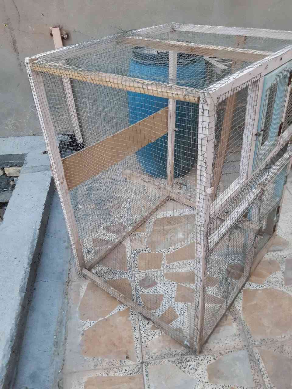 للبيع مستخدم قفص خشب ارضية مفتوحه السعر ١٠
طارمية_البانزيخانة 
***********
