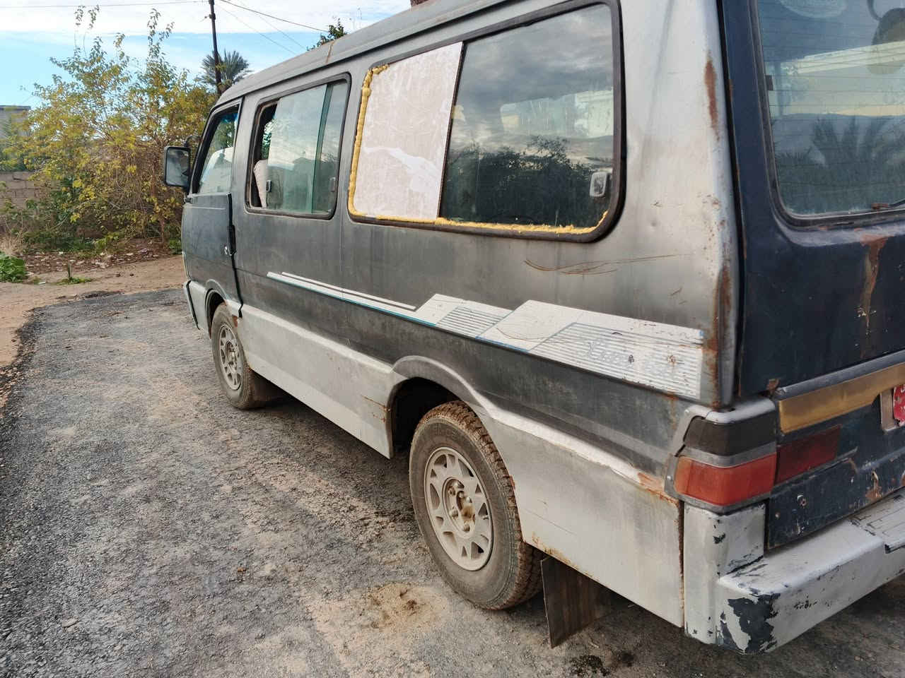 السلام عليكم
كيا موديل 1993 طرف ثالث بيها قاصرين ابيع كوم حديد اكفلك السرقه والعشائر بيها تفاصيل كير ومكينه مكفولات باتري جديد تخم تاير جديد السعر 15$وبيها مجال قليل 
العنوان ديالى بعقوبه

*********** ‏💯💯‪***********‬‏
