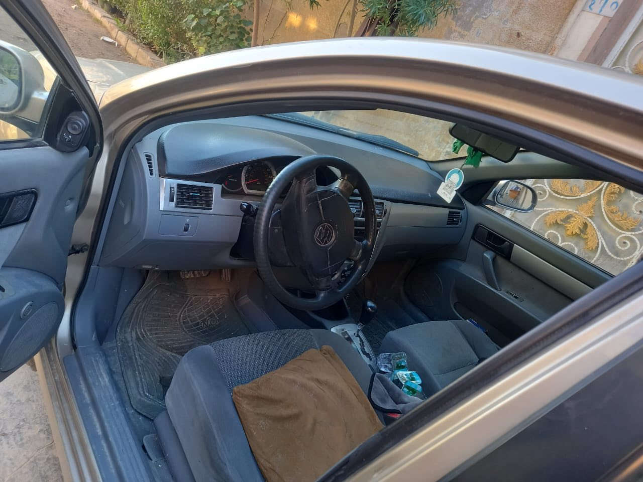 السلام عليكم فورنزا 2007  بغداد
صبغ حزام مكينه خيط بخار سياره حلوه وكاعده 
مكانها بغداد الشعب السعر 60 وبيها مجال بسيط
***********
