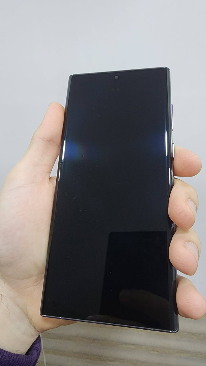 سلام عليكم 
شاشة S22 ultra مستخدمة للبيع 
الشاشة اولد تدعم البصمة والوانها حلوة 
لكن حوافها شوية كبار و 60hz
السعر 190 وبيها مجال


**إذا كنت صاحب هذا الإعلان وتريد حذفه لأي سبب، رجاءا أرسل رسالة إلى الدعم الفني**