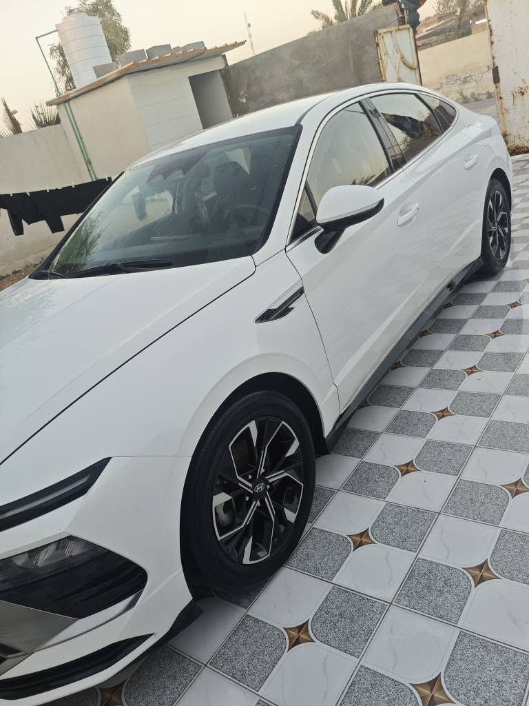 سوناتا 24  رقم بغداد حره تحويل مباشر بسم المشتري وارد كوري بانزين فقط كفاله كوره والعراق كير مكينه حداديه تبريد كله جاهز السياره فول مواصفات عده البانوراما فول للاخير بس الكوري يجي بدون بانوراما كشنات تدفئه تبريد قياده اليه توقف ذاتي تحديد مسار مكينه 2000cvl السعر ب 200 وبيه مجال للاستفسار الاتصال على *********** و *********** العنوان البصره ابو صخير سكن المطار ماشه 117 الف وقابل للزياده اصلي من كوريا بدون تصفير البصرة, العراق
