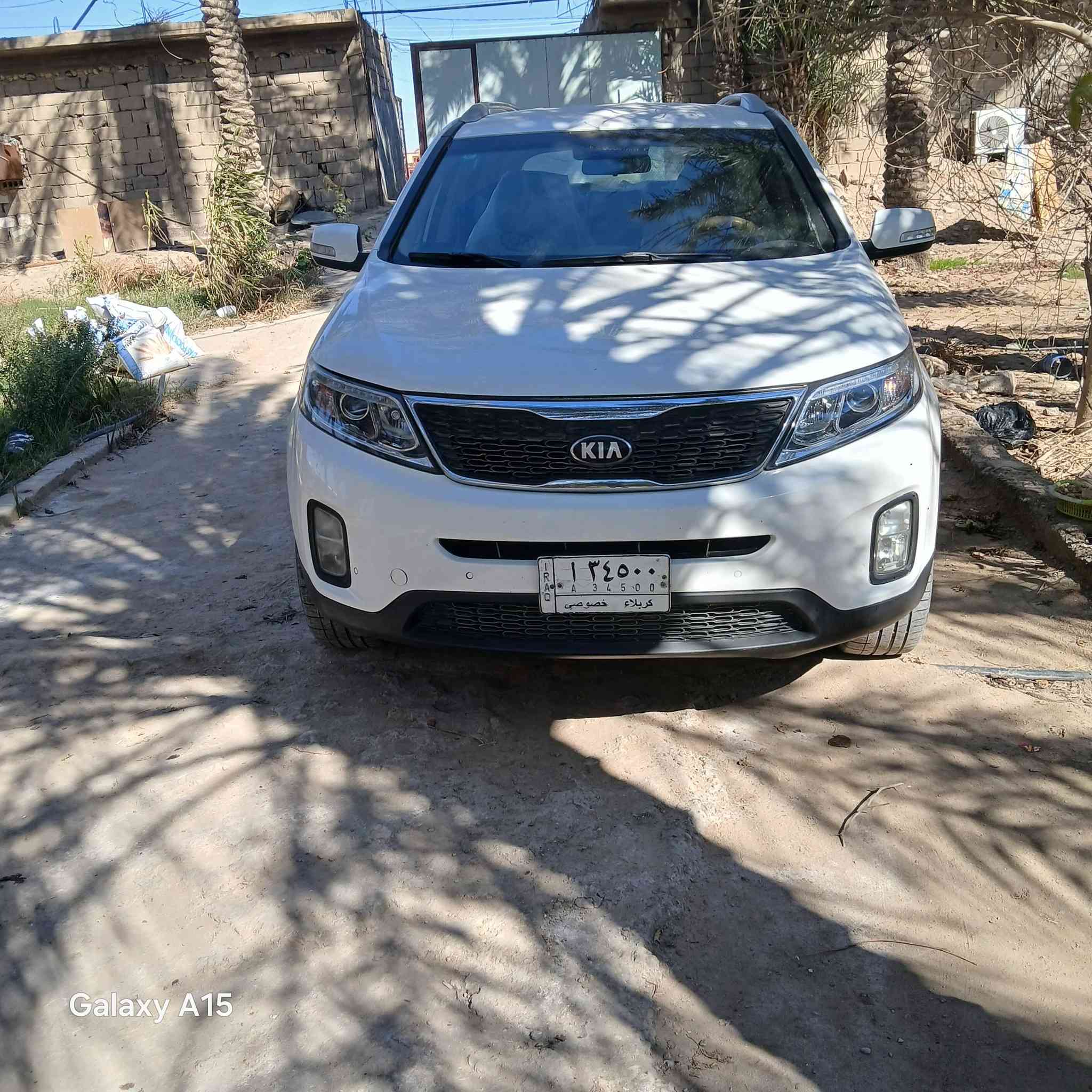 السلام عليكم  سورنتو مديل ٢٠١٥ خليجي فول ماعدا الفتحه والفور ويل ٦سلندر ٧ راكب السعر ١٩٠او بيه مجال قليل ***********
