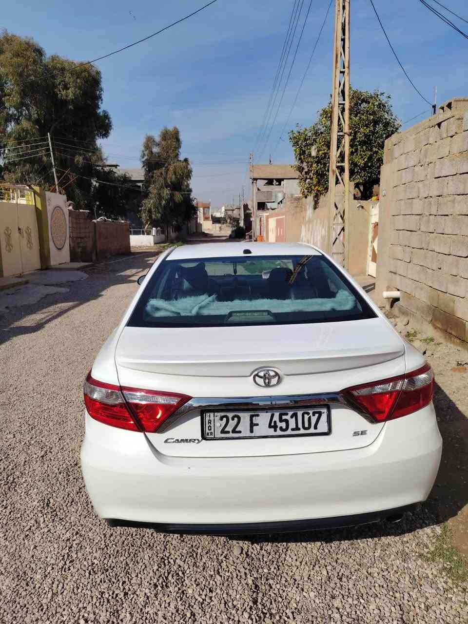 سلام عليكم 
كامري 2017 SE  موصفات المعروفه 
سياره بسمي دفتر بانزين بيها 
ماشي 180 الف كير محرك شرط 
ملاحظه سياره بيها بونيد او جمارلغ تجاري 
بدون دواخل شرط 
الاستفسار *********** كركوك, العراق
