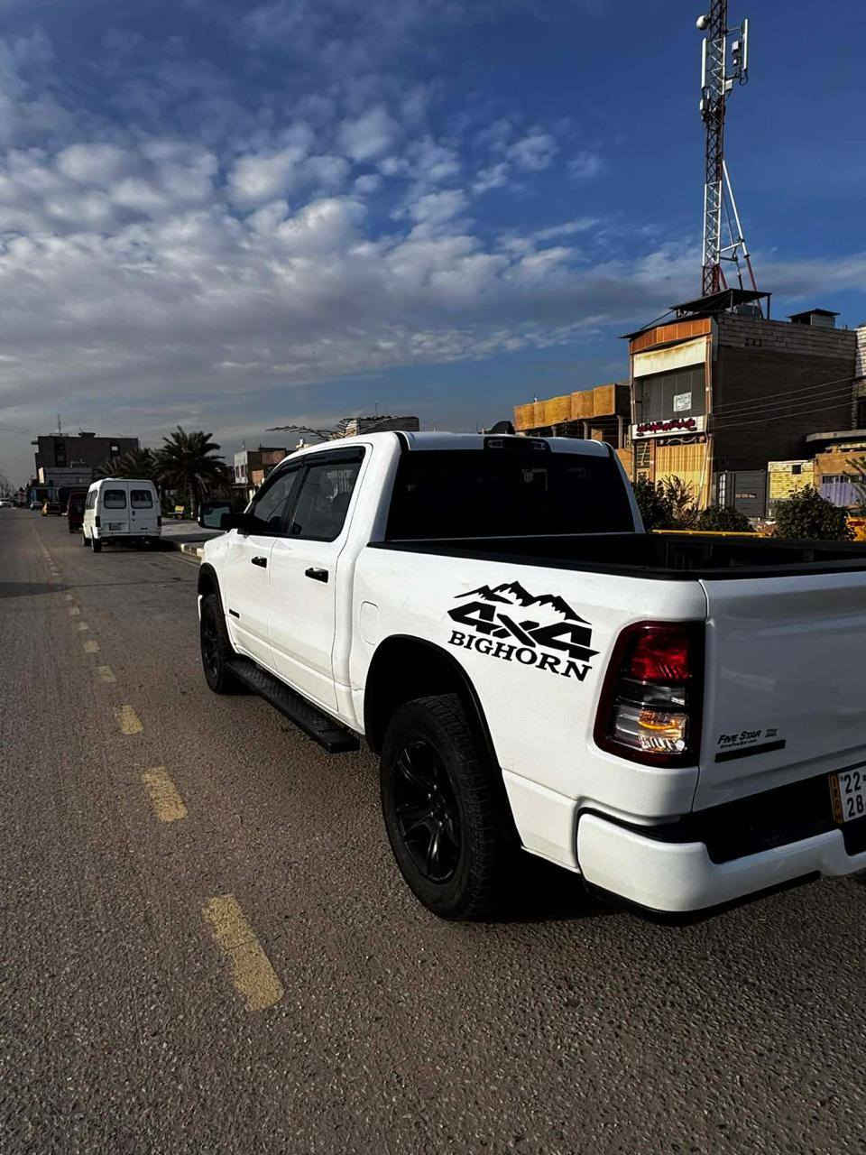 السلام عليكم
رام بك هورن 2022 باب طويل بدي قصير
رقم اربيل تحويل او وكالة
محرك V6 تنفس طبيعي كفالة 
سيارة جدا نظيفة ومكفولة من كير محرك حدادية واي نقص 
ماشية 53
حادث سيارة بسيط بدون دواخل بدون ايرباك 
موصفات سيارة فول عدى الفتحة السعر285وبي مجال قليل للشراي يتصل الرقم ***********
