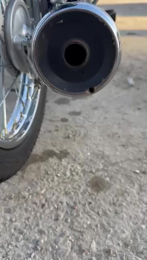 السلام عليكم دراجه للبيع اوراق  شاصي برفاز محرك رابيدو R دراجه كلها جديده مامفتوحه بعدها على سحك اول تبديلت دهن سعرها 850 /العنوان ناصريه /مركز/ للاستفسار رقم ***********
