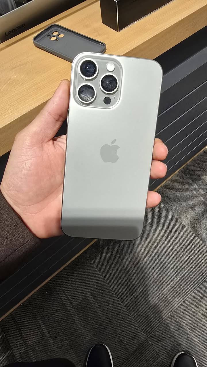 السلام عليكم 16 برو ماكس 
ذاكره 256
بطاريه 96
ظمانه ينتهي 2026/3/11
شرق اوسط 
كامل ملحقات 
نظافه 100/100
ب1325
بغداد الصالحيه


**إذا كنت صاحب هذا الإعلان وتريد حذفه لأي سبب، رجاءا أرسل رسالة إلى الدعم الفني**