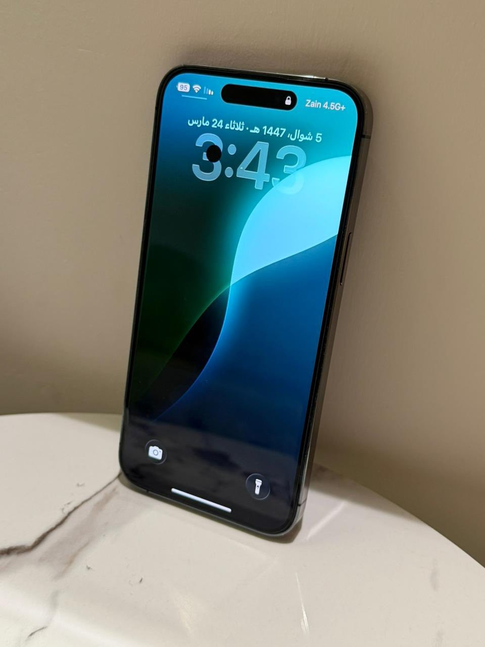 سلام عليكم شباب 14 برو ماكس ضمان ماستر شرق اسود باكيته وياه بس بيه نقطه سوده بلشاشه صالها بلسنه هيج مماثره على لمس كله بلادي بطاريه 84 ذاكره 256 جهاز بلادي كلشي ممبدل بيه لااستفسار ***********
