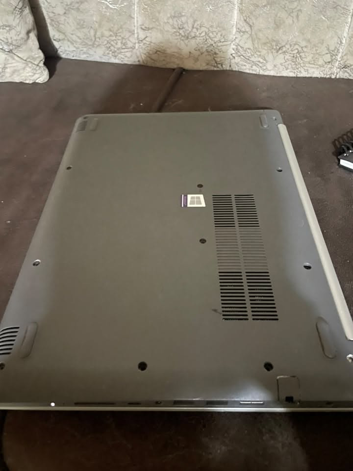 السلام عليكم 
الموصفات /
لابتوب للبيت نوعو Lenovo IdeaPad 320-14IKB
نظام التشغيل Windows 10 Pro 64-bit
المعالج Intel Core i4-7100U @ 2.40GHz￼
الرام 4GB
كرت الشاشة Intel HD Graphics 620
الذاكرة 256GB ssd

يستتخدم/
مُناسب لدراسة 
و التصفح على الإنترنت 
و العمل على برامج Microsoft Office 
و البرمجة مثل  Python وPyCharm

السعر 140 الف  و قابل للتفاوض 
مكاني بالموصل الجانب الايسر
الرقم للتواصل  ***********‬ و يوجد واتساب
