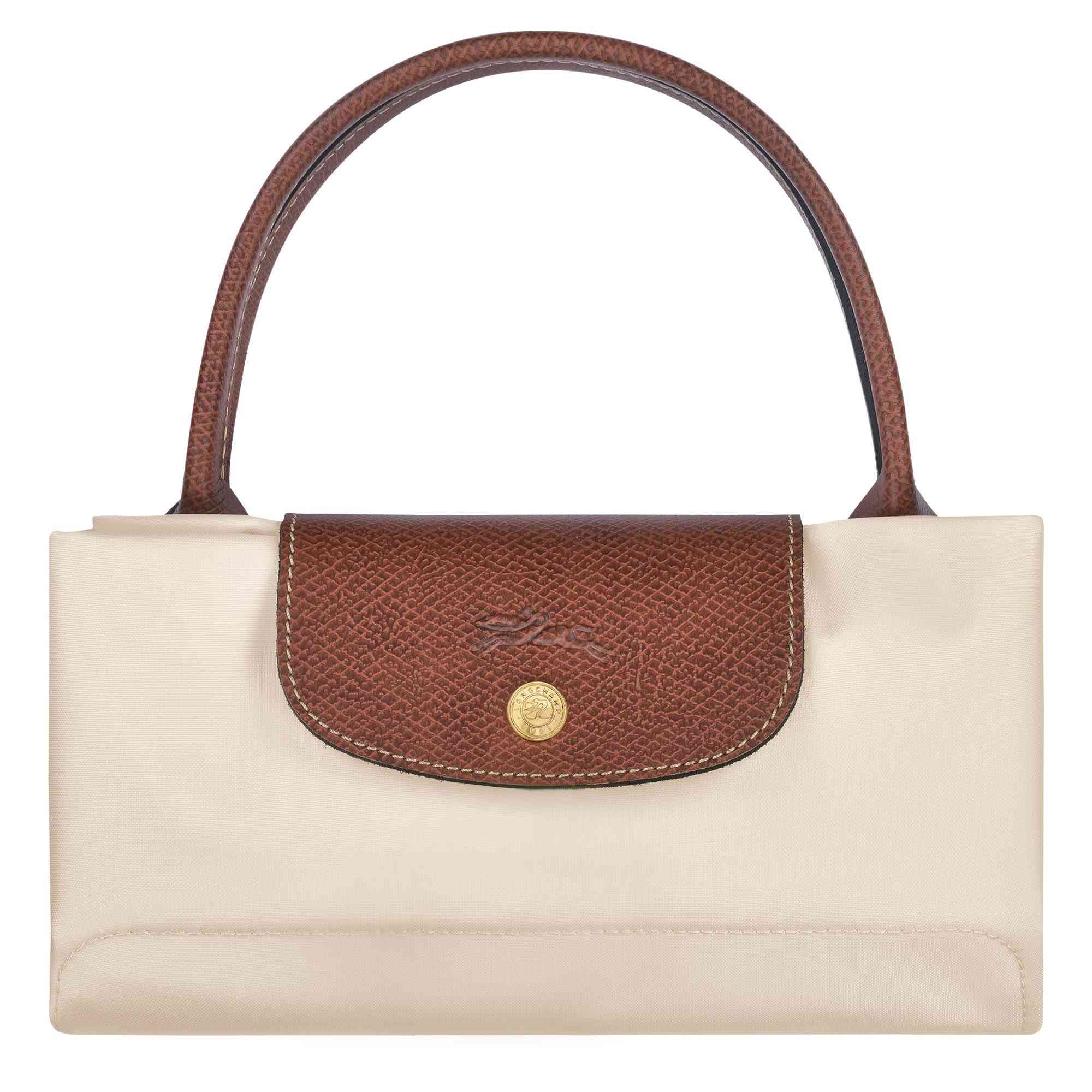 حقيبة 👜 نسائية فخمة وأنيقة من ماركة Longchamp الأصلية الفرنسية 🇫🇷 ✨

تصميم فرنسي راقٍ  يجمع بين القماش المتين والجلد الروسي الطبيعي الفاخر، خفيفة وعملية ومثالية للاستخدام اليومي أو السفرات .

✴️ متوفر ابيض وأسود 

◽️ جودة عالية
◽️ تصميم كلاسيكي راقٍ
◽️ مريحة وخفيفة بالحمل
◽️ممكن استخدامها كحقيبة صغيرة او كبيرة 

☑️القياس 
في حال الحجم الكامل 
الارتفاع 30cm
العرض 28cm

للاستفسار خاص 📩
توصيل متوفر 🚚

#لونشامب #Longchamp #جنطة_نسائية #جنط #موضة #ستايل #أناقة #جنط_فخم #جنط_ماركات #جنط_يد #اوتفيت #كلاسيك #ترند #بنات #تسوق #العراق


**إذا كنت صاحب هذا الإعلان وتريد حذفه لأي سبب، رجاءا أرسل رسالة إلى الدعم الفني**