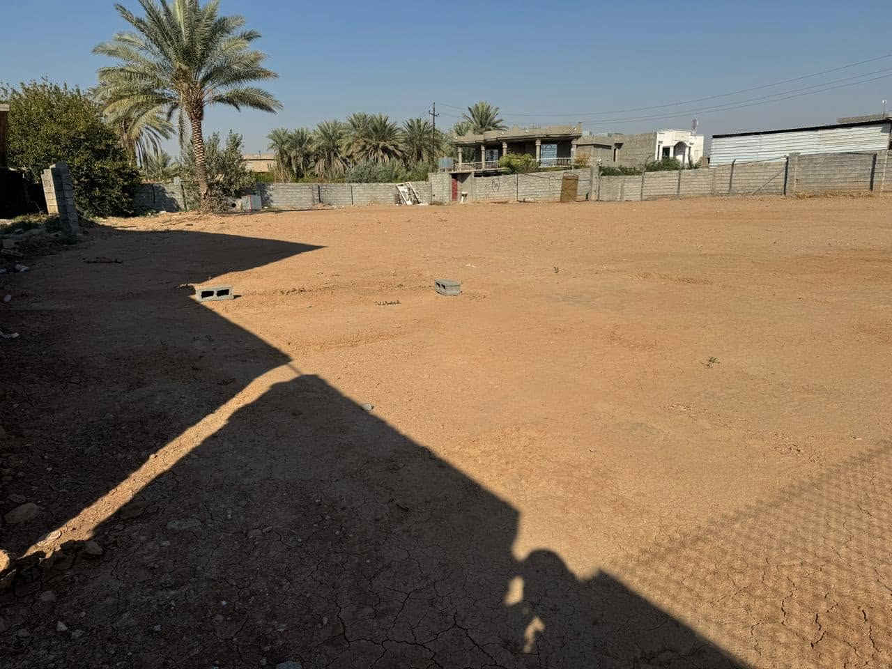 قطعة ارض تجارية للبيع او للإستثمار المساحة ٢٤٠٠م الواجهة ٣٧.٥م
الضلوعيه الجبور طريق المستشفى 
  مقابل فرن الزيد 
مكان رائع جداً 
ملاحظة البيع ممكن دفعات او مراوس 
وممكن بيع جزء من الارض 
للاستفسار عن السعر الاتصال بالارقام التالية 
***********
***********

