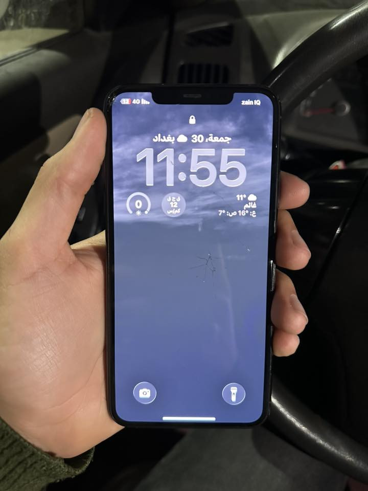 السلام عليكم للبيع ايفون 11 برو ماكس ذاكرة 512 بطاريه 76 شاشه مفطوره  جهاز تضيف مابي اي خلل  عل فحصل امبدل بطاريه فقط اصليه  
مكاني بغداد ***********
سعر 350 بي مجال
